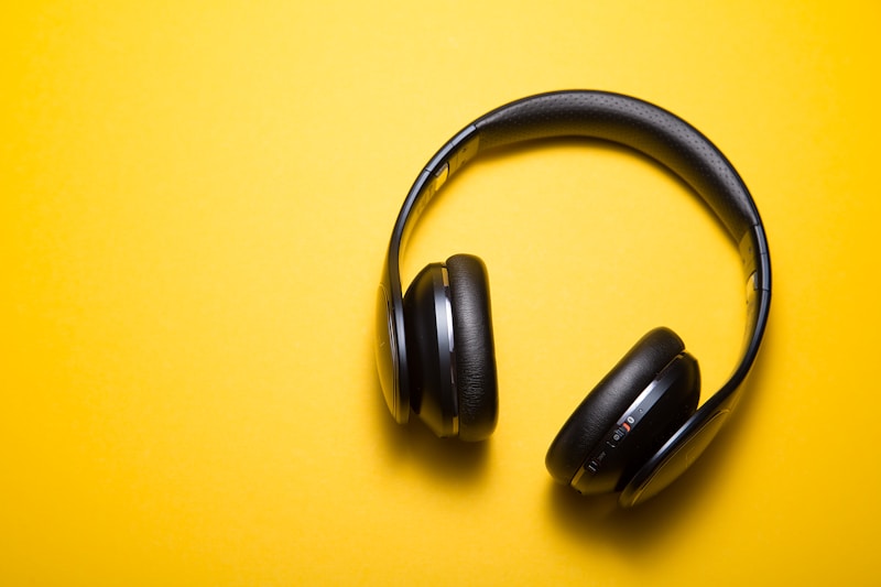 Over-Ear Noise Cancelling Headphones in Matte Black